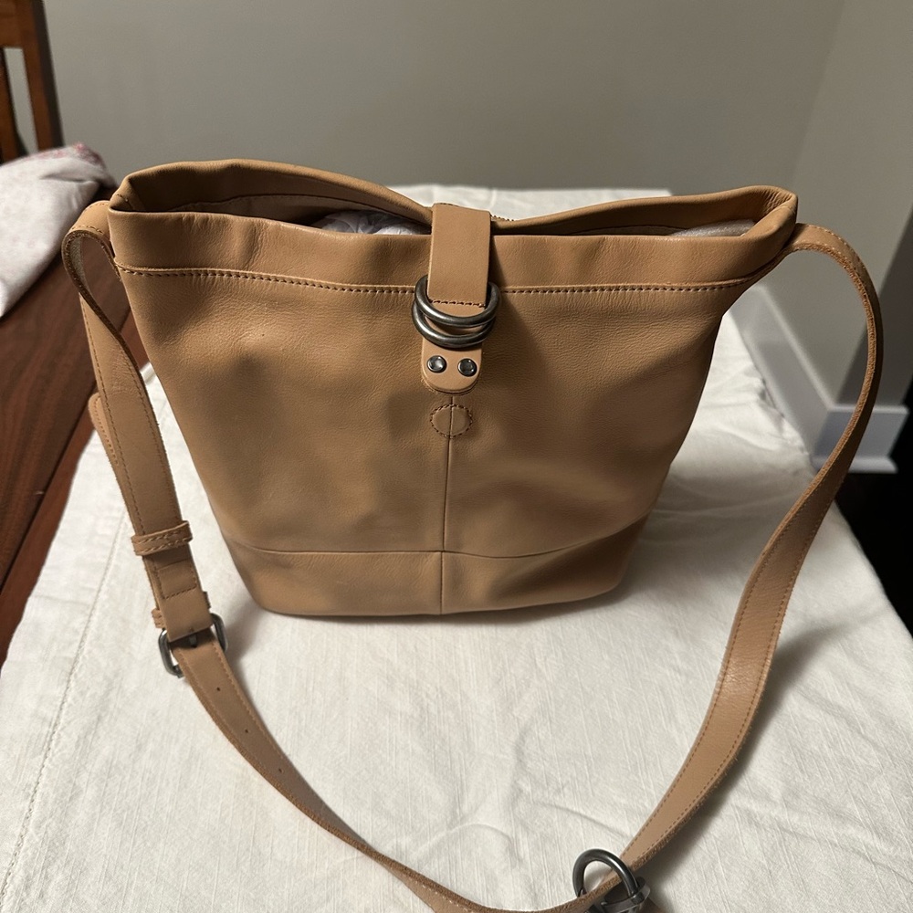 Lucky Brand Tan Leather shoulder bag with Silver Buckle